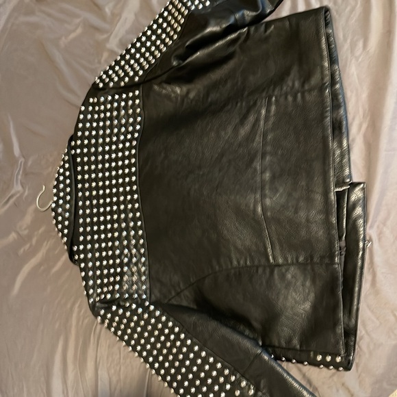 Studded leather jacket - Picture 5 of 5